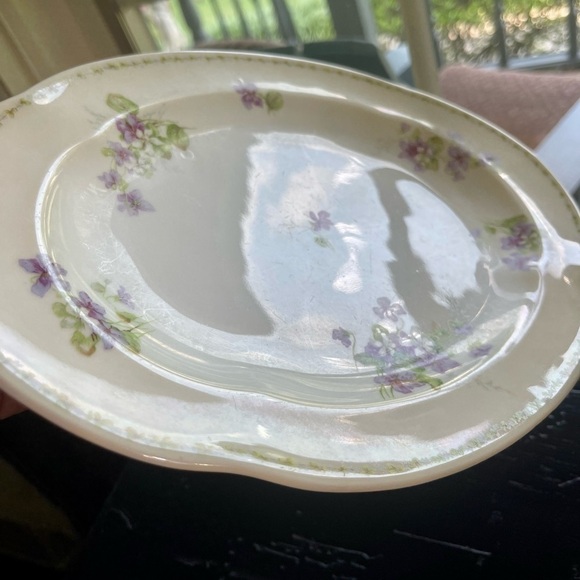 VINTAGE, B&T LIMOGES FRANCE, 12” PLATTER. PURPLE VIOLETS ON WHITE BACKGROUND. - Picture 5 of 6